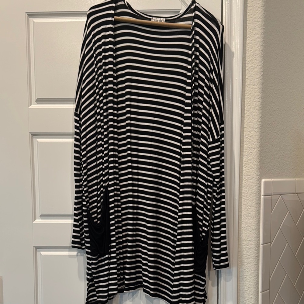 Elegant Black and White Striped Cardigan